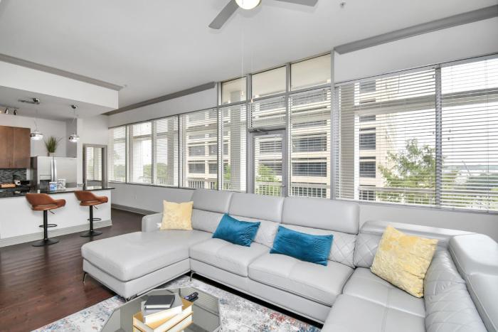 High-Rise 4Th Floor Unit Galleria Mall Area City View