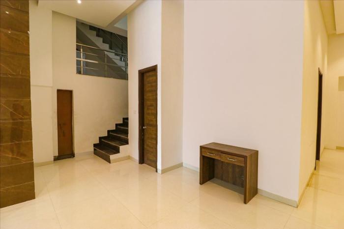 Hotel Parisar