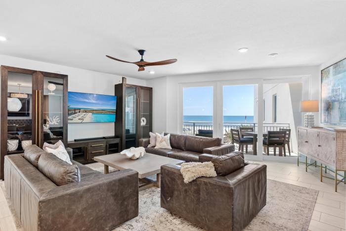 Blu 300 - Stunning with Gulf Views - Free Beach Service