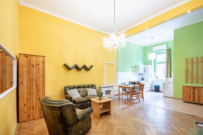 Central - Large - Simple