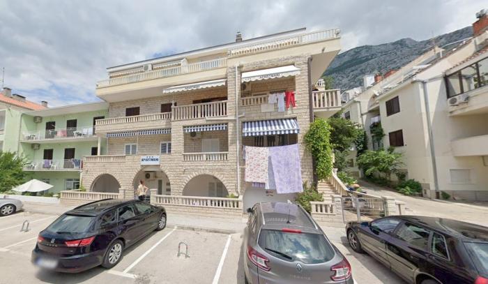 Apartments with WiFi Makarska - 20727