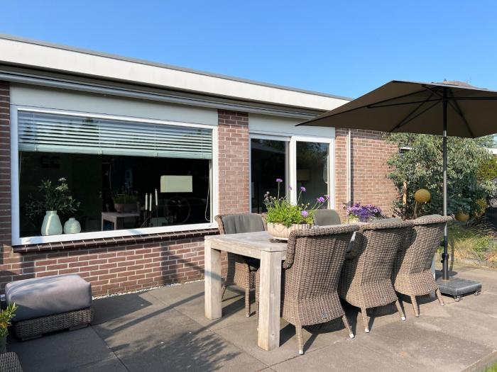 Countryside view bungalow near dunes