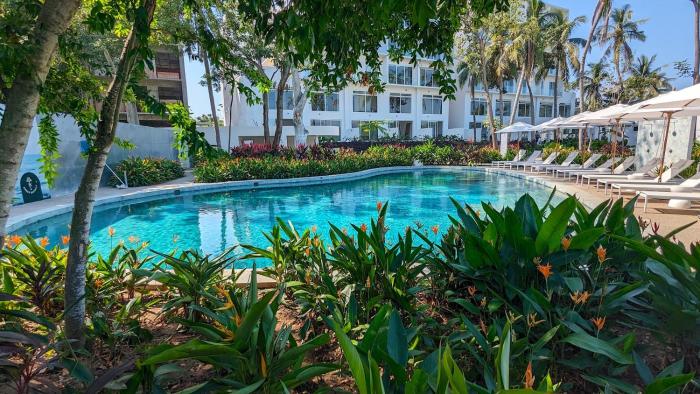 Your Perfect Getaway in Vallarta, Pool & Balcony