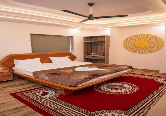 Hotel Parth Praradise & Banquet