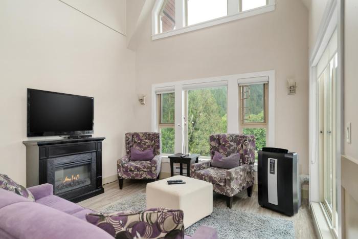Harrison 3BR Pet friendly Unit