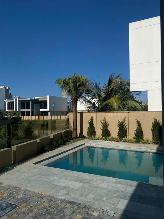 Regal Victoria Villa BT9-09