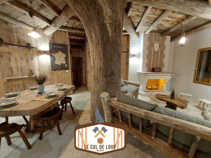 Choisissez votre hébergement, linsolite Cul de Loup ou la traditionnelle Bédinière à 5 minutes de Chambord