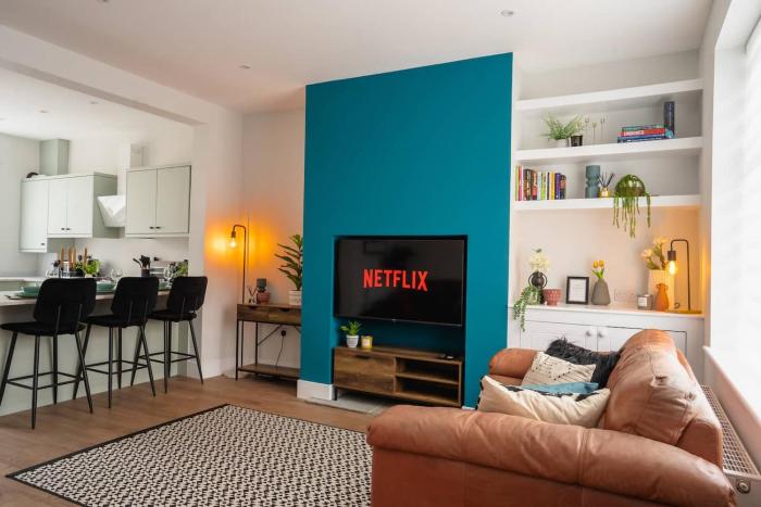 Sawley Cottage Above Rubies Canal, Cafes, Bars!