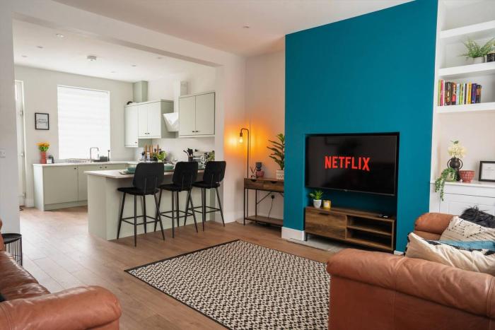 Modern Skipton House, Sleeps 5, Canal & Parking