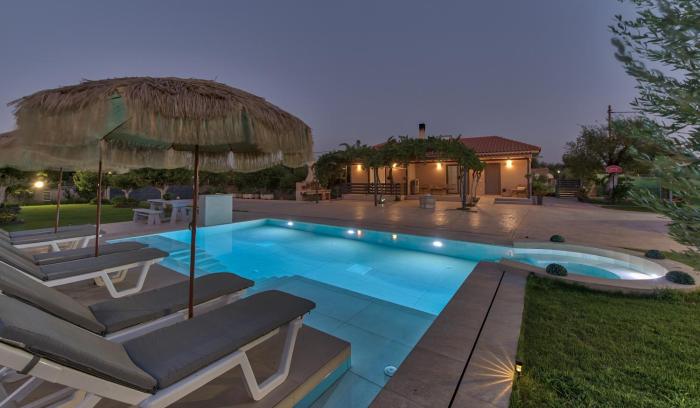Vanesa Villa Retreat, 3BR with Lush Outdoor Oasis by Villa Mana Gers