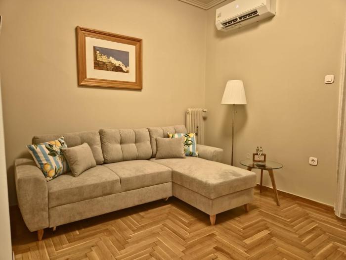 Cozy 2BR Stylish Apt - Balcony - Acropolis Metro