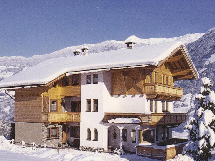 Apartment in Fügenberg near Ski Lift