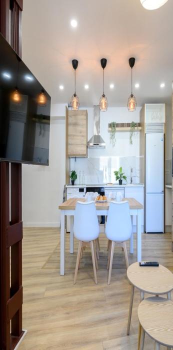 APT-Inside the Wall-Family,Games,Relax,History