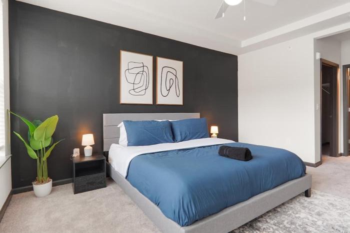 Luxe King 3 Bedroom Suite in North Raleigh NC