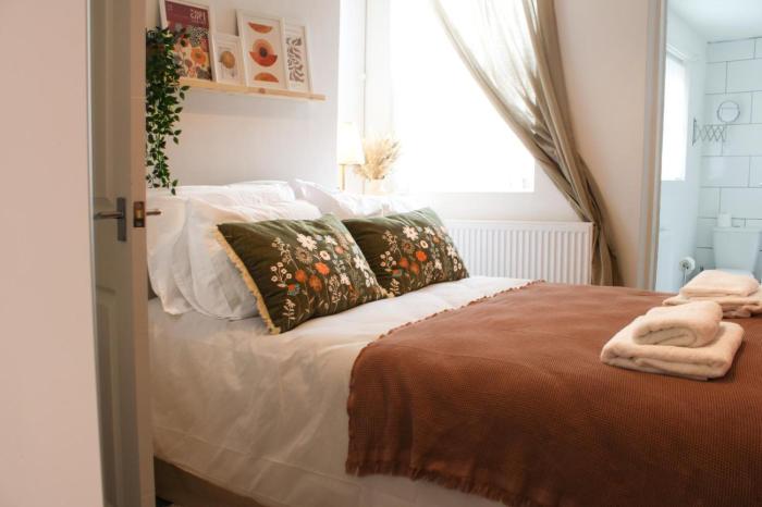 #55 Spacious 2BR 2BA Home for 6 Near Hospital Liverpool Stay