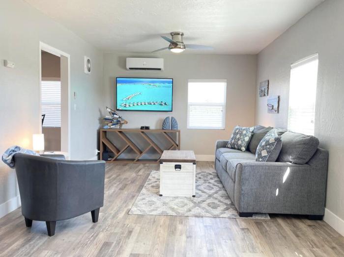 Ocean Breeze 2 bedroom w fenced yard on Mooney