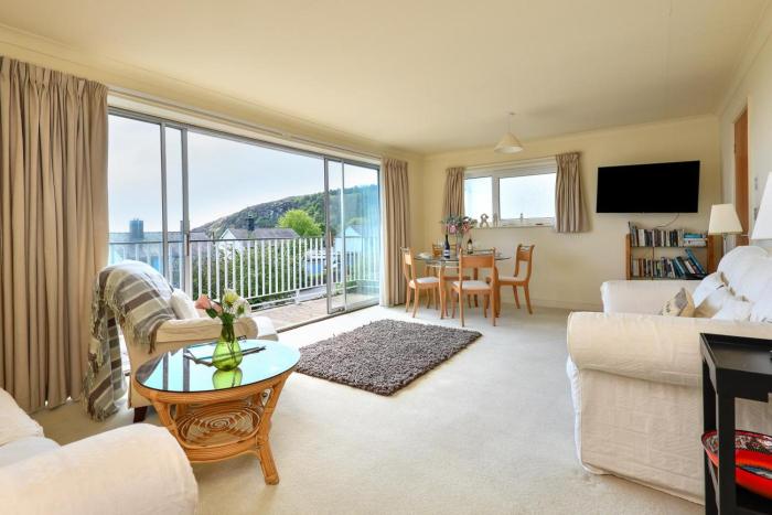 3 Bed in Llanbedrog oc-gerddi