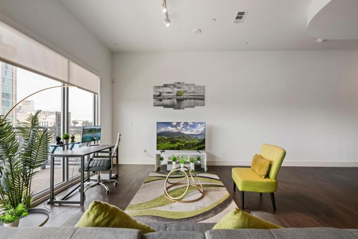 City View 1BR I Gym I Free Parking I Workspace