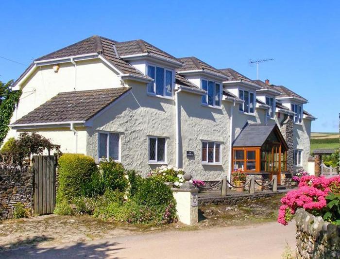 4 Bed in Braunton oc-anchor