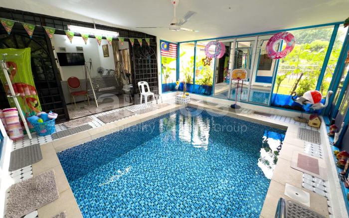 Family Home Ampang Utama with Swimming Pool