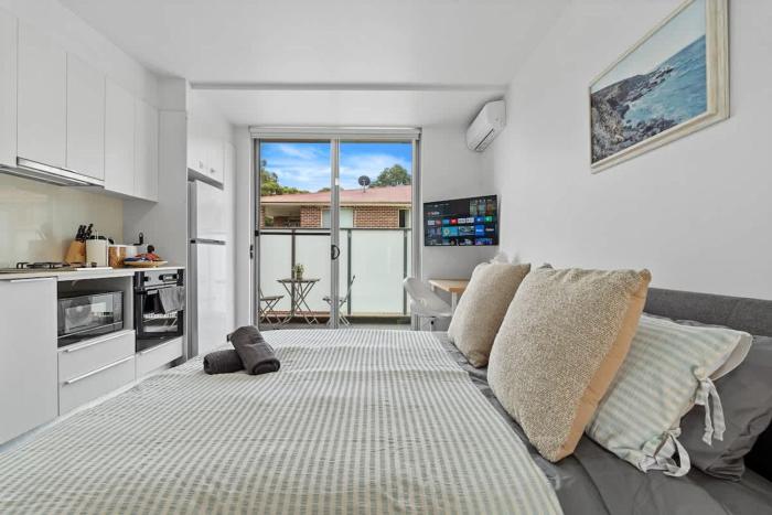 41B Abnb-Style Vibrant 12 Mins Walk to Train STA Studio Apt