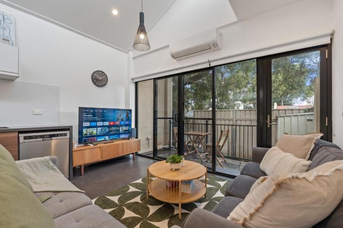 21P Terrific 9 mins walk to Darling Harbour -4BR Abnb-Style House