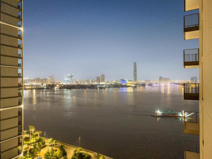 Prime 2BR Retreat, Creek Harbour Views & Comfort Near Restaurants
