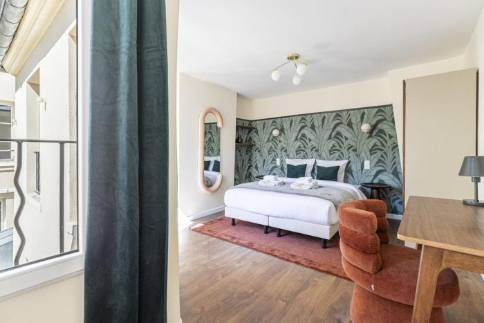 2D Studio Luxembourg Garden Bon Marché Necker