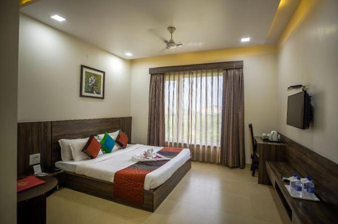 hotel the royal bharti