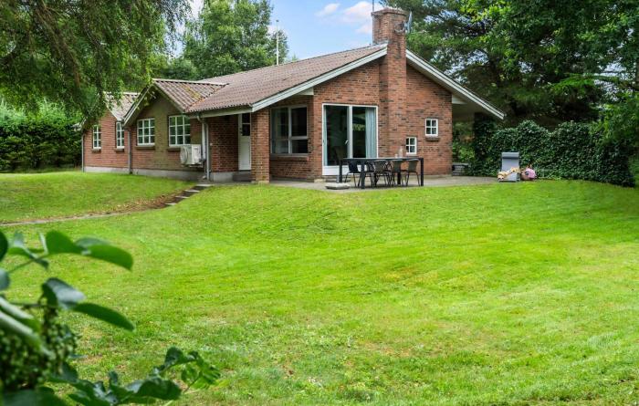 Beautiful Home In Tarm With House Sea View