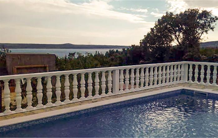 Amazing Home In Maslenica