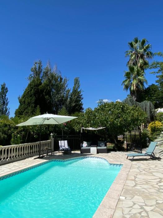 Chambre de charme climatisée, avec piscine
