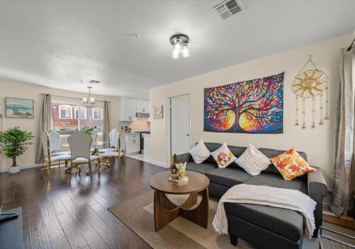 Cozy&Stylish DT Alhambra Living walk to Starbucks