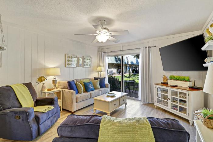 Dog- Friendly Villa- Walk to the Beach