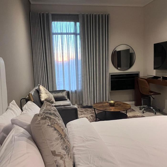 423 Menlyn maine Apartment