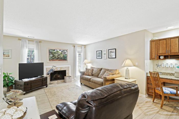 Pet-Friendly 128 Evian Villa Pool Pickleball Tennis & Beach