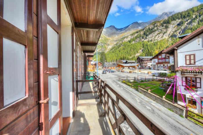 Monterosa Cozy Apartment 200m From Ski - Happy Rentals