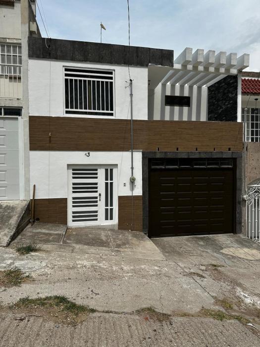 Casa muy cómoda de 2 pisos en zona muy tranquila