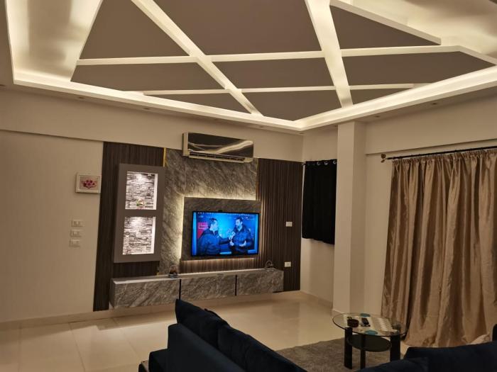 شقه فرش فندقي داخل كمبوند حدائق بدر