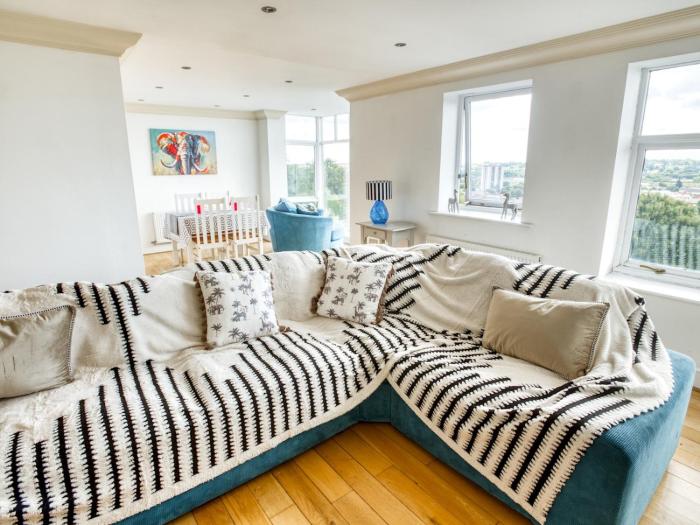 Central Penthouse Apartment Pass The Keys