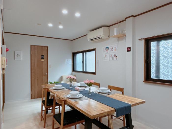 Sanmai Kuromon ,Near Kuromon Market, Namba, Dotonbori, Shinsaibashi 10-minute walk House