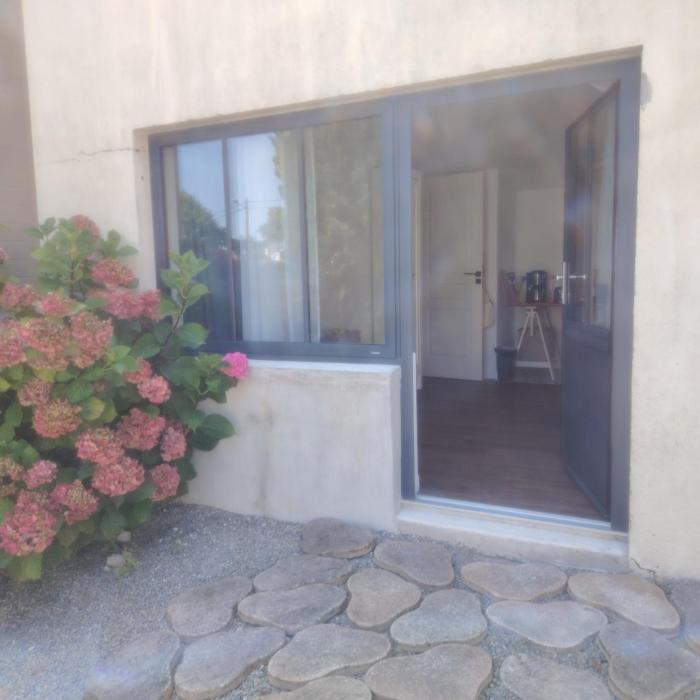 PETIT STUDIO DAnS UN JARDIN