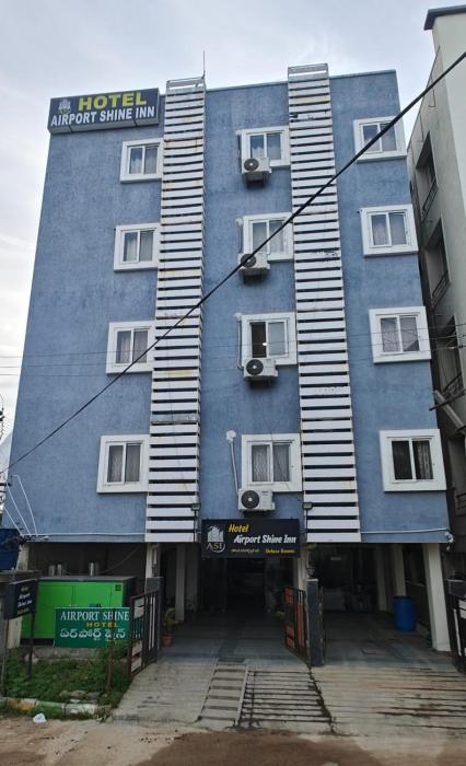 Hotel Airport Shine Inn