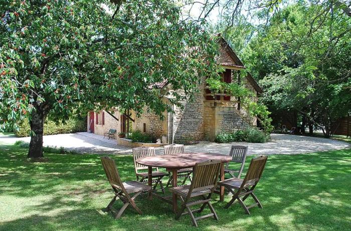Vialard Haut piscine privée au nord de Sarlat