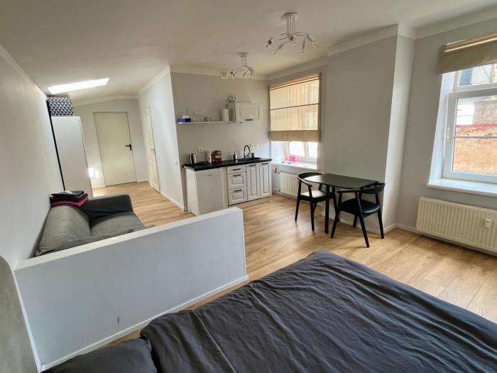 Old Town Quiet Rooftop Studio Apartment