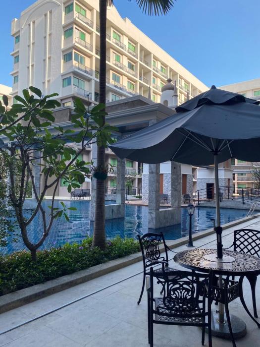 Pool Access Room In Arcadia