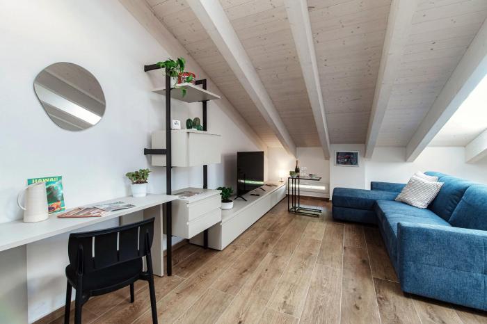 Amazing Attic on Lake Como Harbour