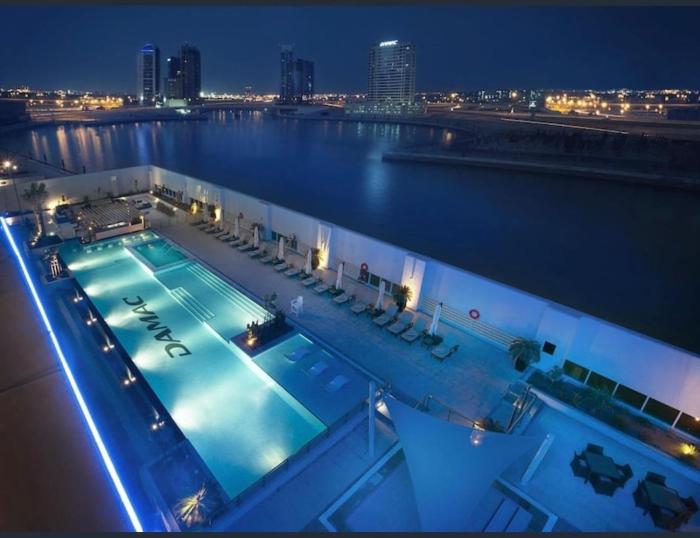 Damac Maison Canal Views, Luxury Waterfront Apartment, 2 BR, Dedicated Office, Sleeps 6