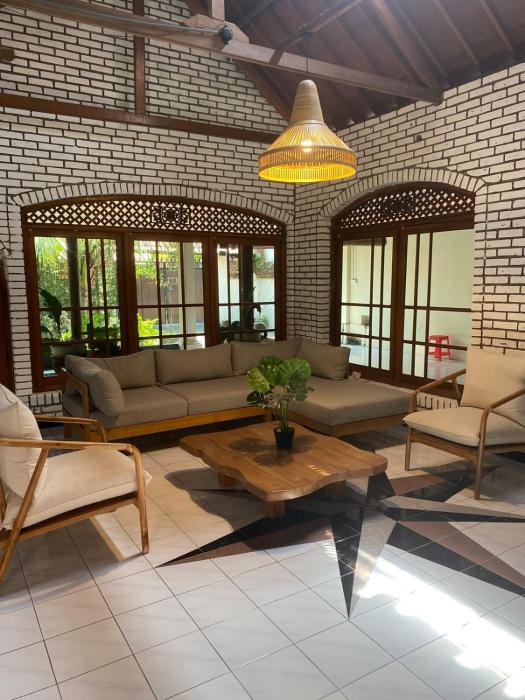 4-Bedrooms Tropical Villa Sanur