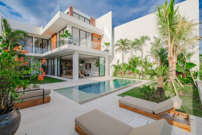 Exclusive 4BR Villa with Rooftop, Ricefield Views near Cemagi Beach